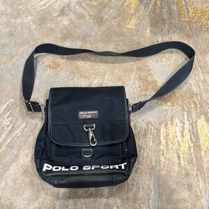 Polo Ralph Lauren Vintage
Vintage Polo Sport sling bag in GUC spell out on front